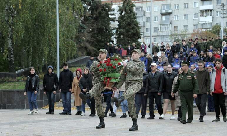 Челябинск принял участие в параде городов трудовой доблести Российской Федерации, которые прошел 