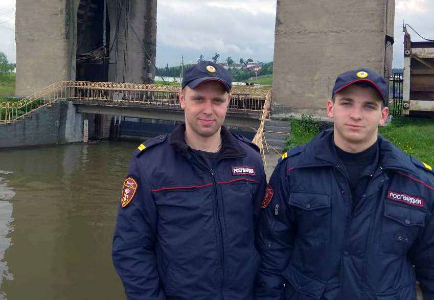 В Нязепетровск (Челябинская область) 22 июня экипаж вневедомственной охраны, находящийся на маршр