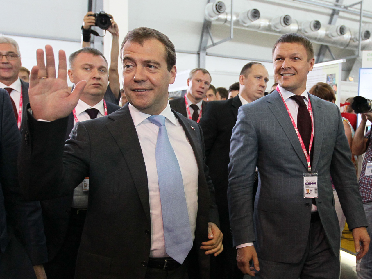 При осмотре стенда РМК Медведеву была предоставлена информация об уже 