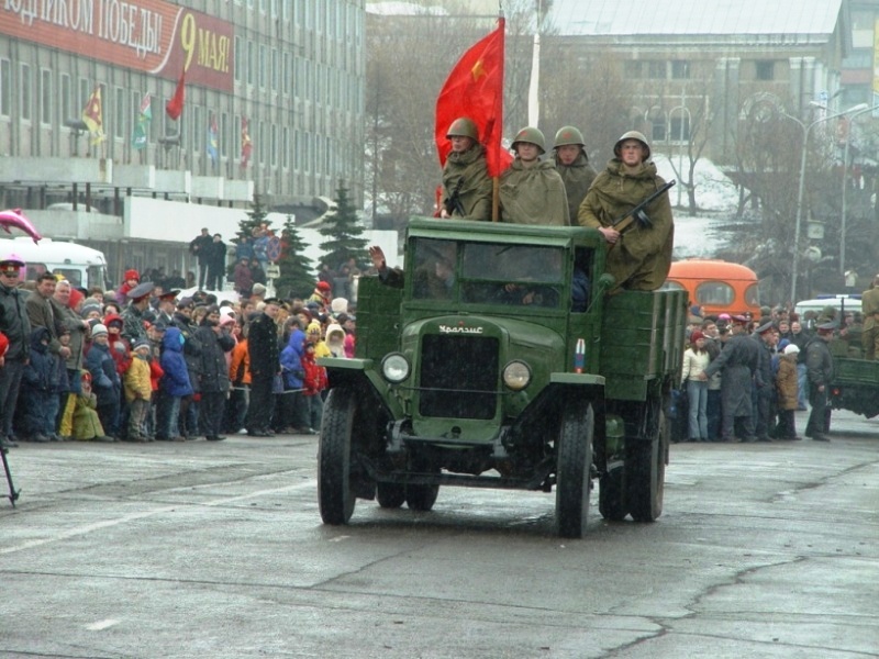 9 мая 2005. Урал на параде. Завод Урал на параде. С днём Победы автомобильные войска.