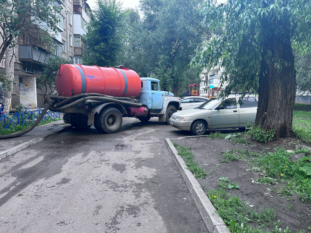 Челябинцы с улицы Овчинникова из-за воды остались без света | 04.09.2023 |  Челябинск - БезФормата