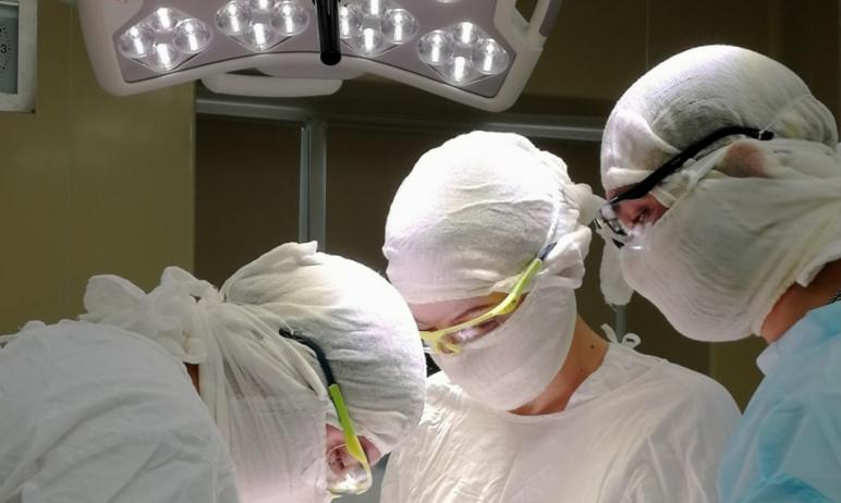 В Челябинске хирурги удалили злокачественную опухоль на почке у беременной пациентки. Благодаря ч