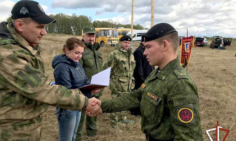 В Златоусте (Челябинская область) ветераны СОБР провели военизированную эстафету, посвященную 800