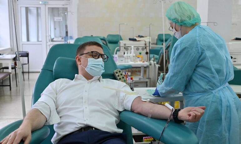 Губернатор Челябинской области Алексей Текслер посетил региональную станцию переливания крови и с