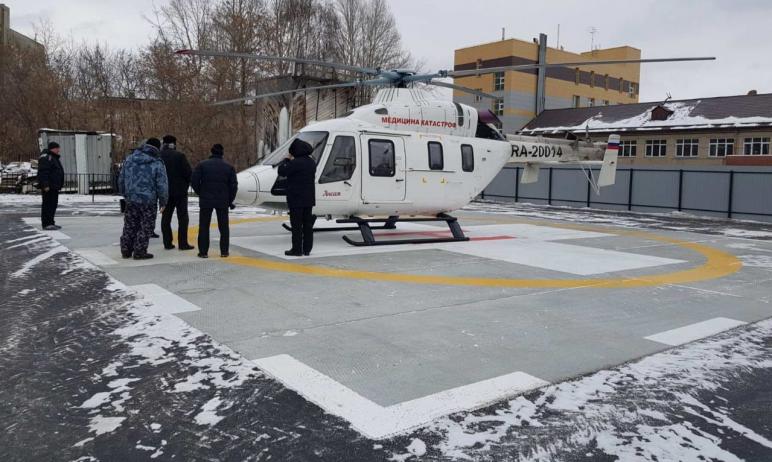 Сегодня, 23 декабря, первый специализированный борт санавиации приземлился на новой вертолетной п