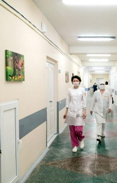 Больницы Челябинской области получают от неравнодушных промышленников, депутатов гуманитарную пом