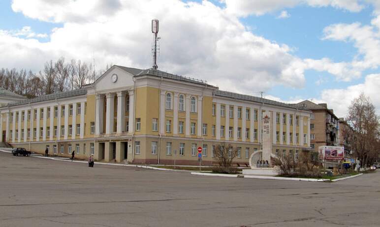11 октября ночью неизвестные попытались поджечь здание администрации Бакала (Челябинская область)