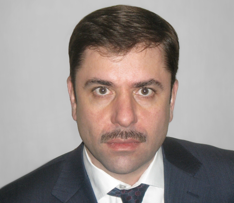 Пятого апреля, за два дня до своего сорокалетия, Алексей Овакимян написал заявление об увольнении