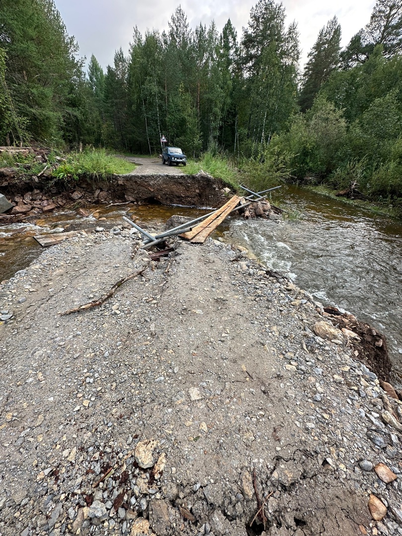 Мост через ручей Каменный, смытый под напором воды, восстановят в течение  двух дней | 05.09.2023 | Челябинск - БезФормата