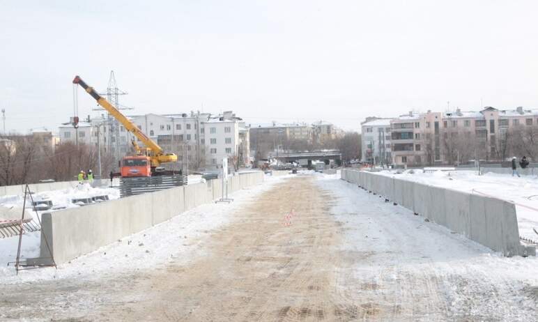 Движение по Ленинградскому мосту в Челябинске, закрытому на масштабную реконструкцию первого мая 