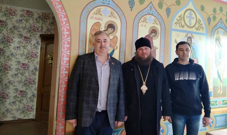 Десятки семей с детьми из Донбасса нашли приют в православном приходе храма Великомученицы Параск