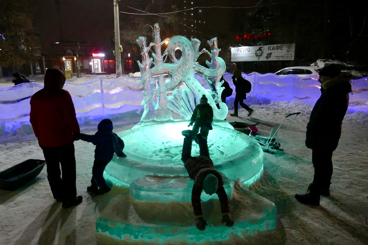 Ледовый городок в челябинске фото