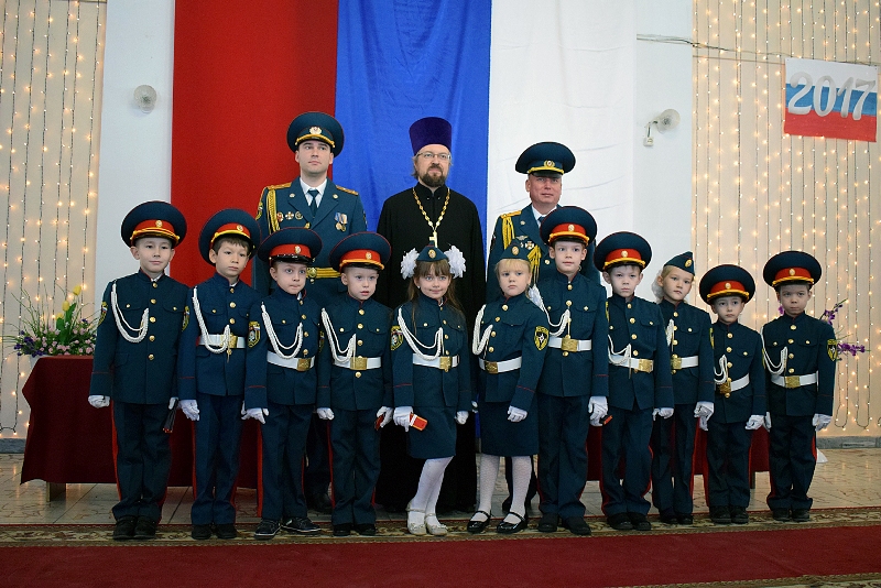 Юных напутствовали благочинный Озёрско-Кыштымского района протоиерей Димитрий Шорин и заместитель