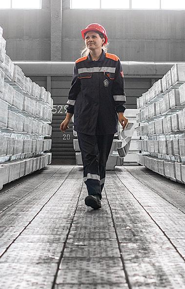 Входящий в состав Уральской горно-металлургической компании Челябинский цинковый завод стал лидер