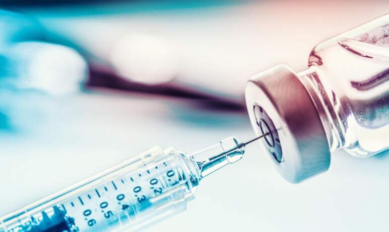 Первым компонентом вакцины от коронавируса привились тысяча 122 работника входящего в состав холд