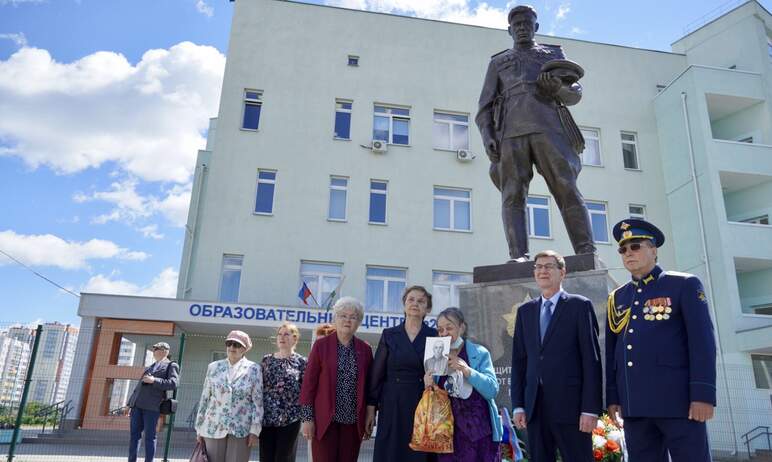 В Курчатовском районе накануне, 22 июня, почтили память погибших на полях сражений Великой Отечес