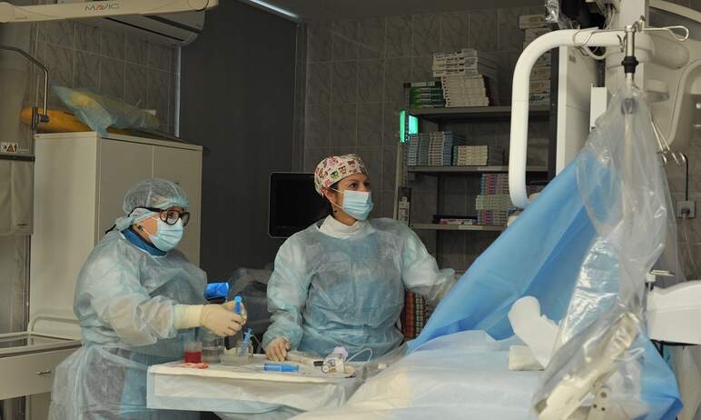 Хирурги клиники Южно-Уральского государственного медицинского университета провели первое в Челяб