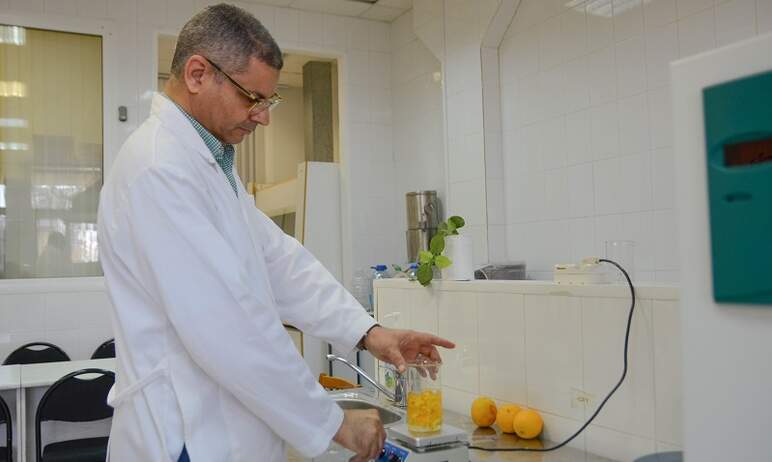 Челябинские ученые из ЮУрГУ нашли в апельсиновой кожуре вещества, которые помогут предотвратить б