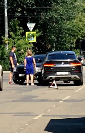 ДТП с участием двух машин произошло сегодня, 17 июля, около 12 часов дня. На пересечении улицы Со