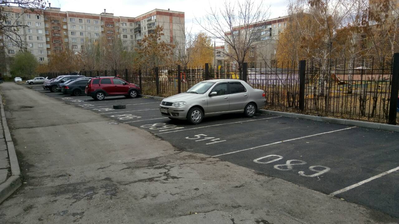 Вчера 5. Захват стоянки средняя Первомайская. Проблемы м парковкой в Магнитогорске.