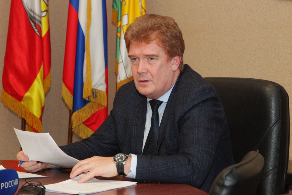 Глава Челябинска Владимир Елистратов подал заявление о досрочном сложении полномочий по собственн