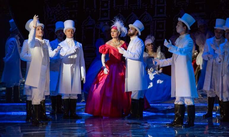 В октябре зрители Челябинского театра оперы и балета имени Глинки увидят ряд постановок с новыми 