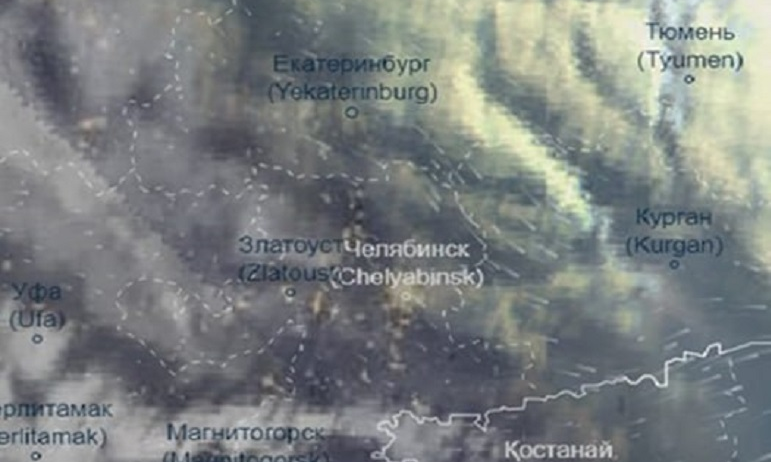 Жители Челябинска сегодня утром, 14 июля, жалуются на головную боль и боятся открывать окна, пото