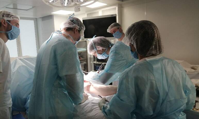 Травматологи Челябинской областной клинической больницы освоили операцию трохлеопластики – реконс