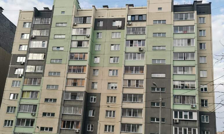 Жители Челябинска обвинили управляющую компанию в намеренном завышении температуры в системе тепл