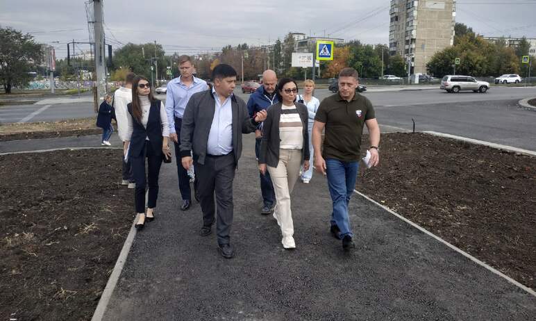 Глава Челябинска Наталья Котова сегодня, 22-го сентября, осмотрела новую дорогу 