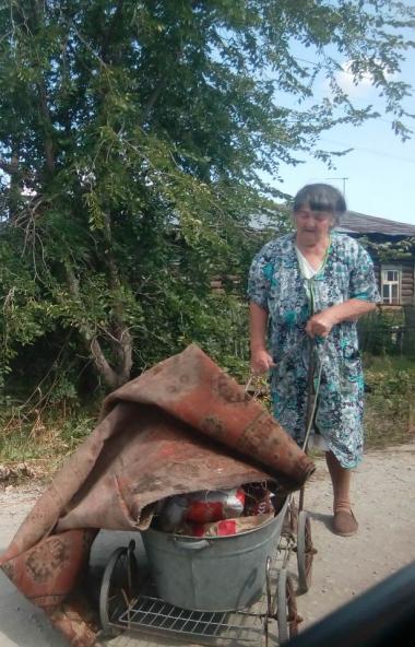 Жители частного сектора Чебаркуля (Челябинская область) жалуются на то, что у них уже несколько м
