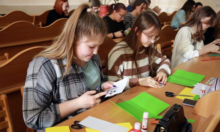 Студенты и преподаватели Южно-Уральского государственного гуманитарно-педагогического университет