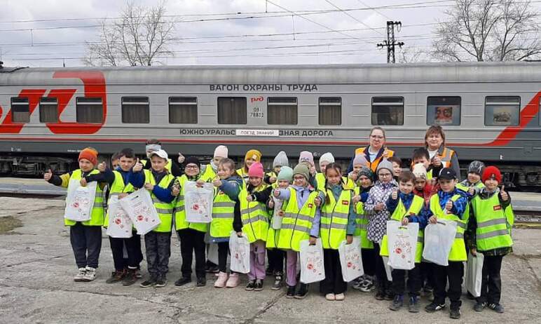 Сегодня, 19 апреля, «Поезд знаний» работал на станции Бакал (Челябинская область). Его посетили б