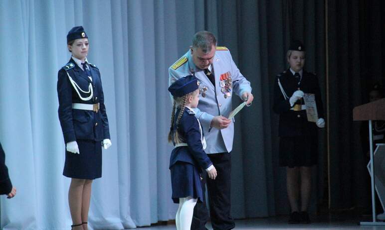 Полицейские Челябинска приняли участие в торжественной церемонии посвящения в курсанты учеников Д