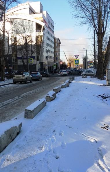 В самом центре Челябинска назревает новый «парковочный» скандал, о котором агентству «Урал-пресс-