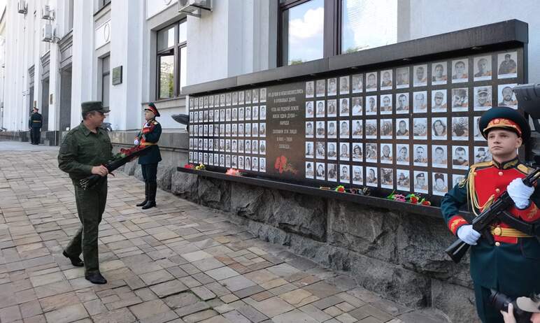 Сегодня, 2 июня,  в Луганске в сквере имени Героев Великой Отечественной войны прошел  