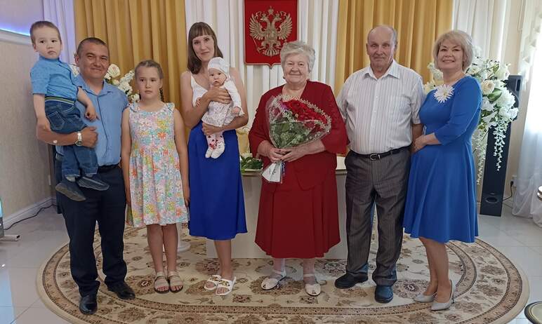 В Еткульском районе (Челябинская область) отметили День Семьи, любви и верности, указ о празднова
