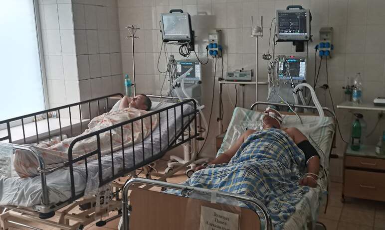 В Луганской республиканской клинической больнице успешно ставят на ноги раненых бойцов. Наш собст