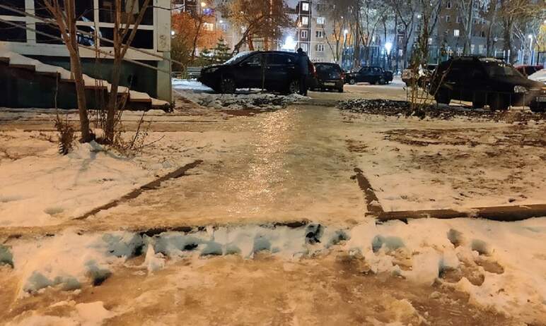 Глава города Челябинска поручила усилить работу с управляющими компаниями по поводу уборки снега 