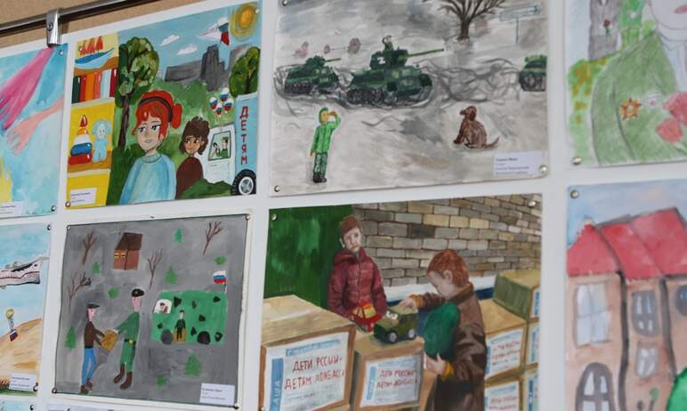 Лучшие детские рисунки на тему «Россия помогает» были представлены сегодня, 15 ноября, на выставк