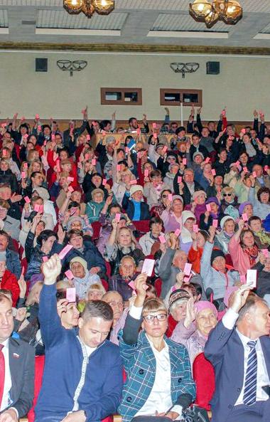 Порядка 350 жителей Коркинского муниципального района приняли участие в публичных слушаниях по во