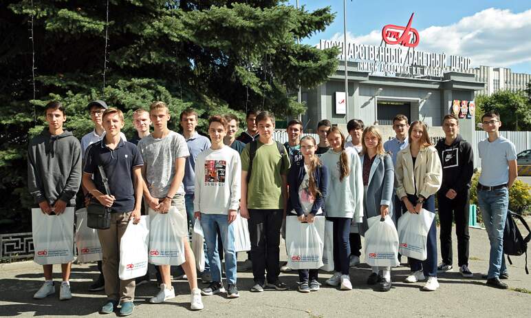В преддверии первого сентября студенты-целевики инженерных специальностей в Южно-Уральском и Челя