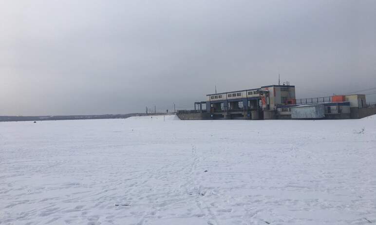 Челябинцев предупреждают об опасности выхода на тонкий лед. На водоемах появились промоины и учас