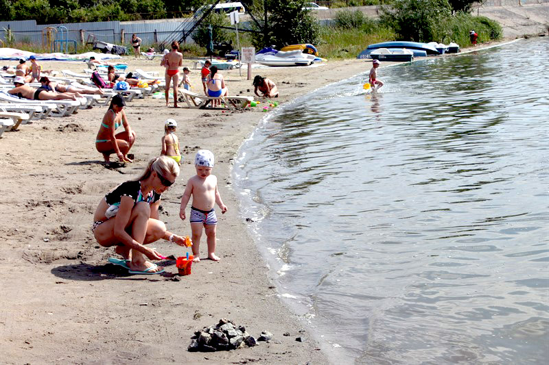 В Челябинской области, в озерном крае, нет муниципальных пляжей. Выбор небогат: купальщикам предл