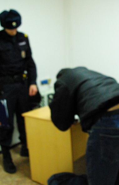 В Челябинске сотрудника патрульно-постовой службы Ленинского района подозревают в избиении и изна