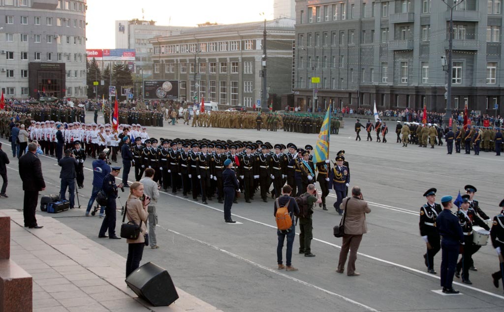 вынос знамени победы на красной площади. 9 май 2016. парад 9 мая 2016. парад победы 2016 в москве. 9 мая парад победы 2016.