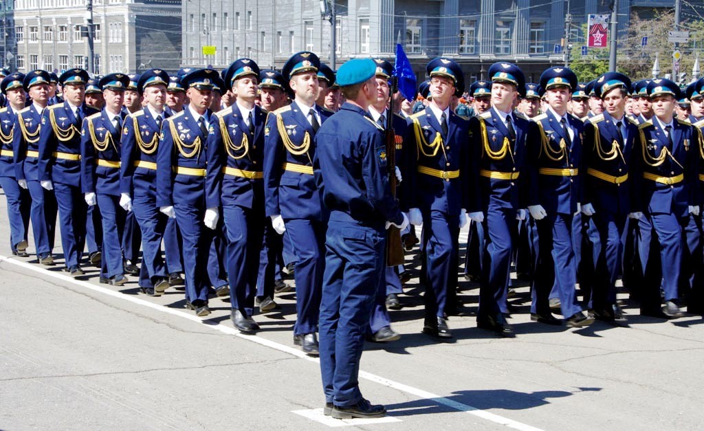 Челябинск парад победы фото