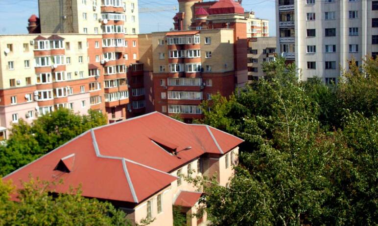 В Челябинске по причине аварийности снесут трехэтажное кирпичное здание бывшего детского сада во 