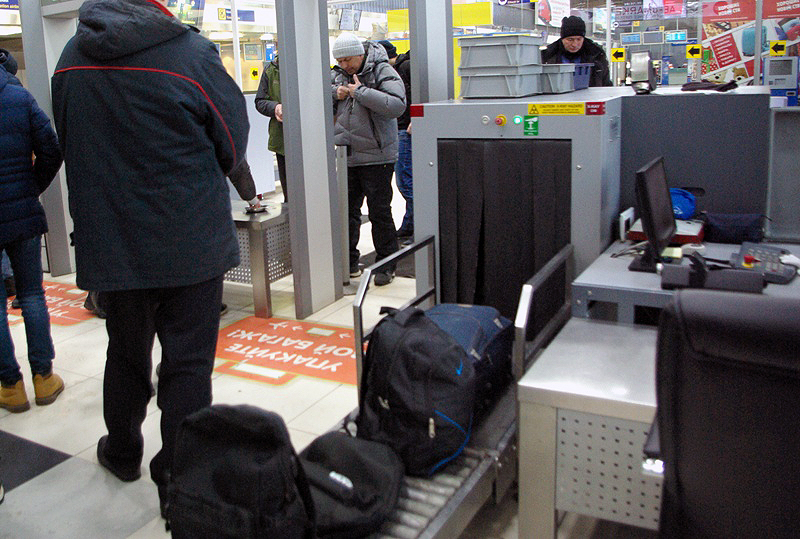 В аэропорту Челябинска уборщица обокрала пассажира. В дежурную часть Линейного отдела полиции в а