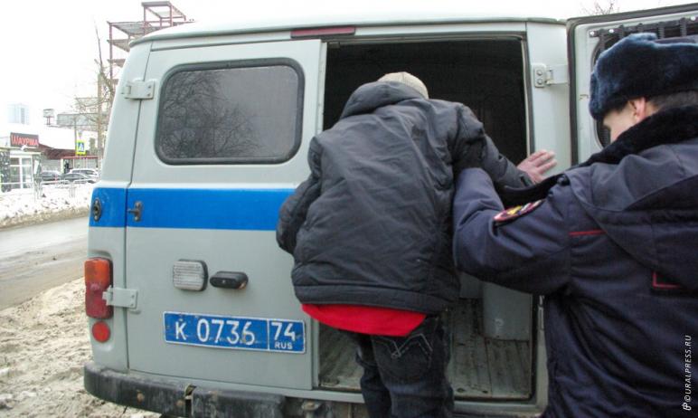 В Саткинском районе задержан 34-летний мужчина, который попытался дать полицейскому взятку в 50 т